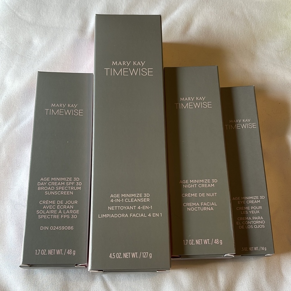 New in Box Mary Kay TimeWise Miracle Set 3D® Normal/Dry
